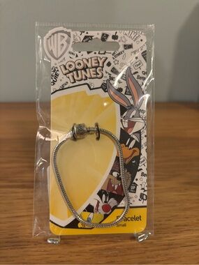 Looney Tunes licensed silver-plated snake chain charm bracelet small 18cm size.